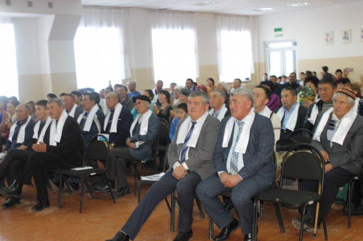 Туған жерге туыңды тік!