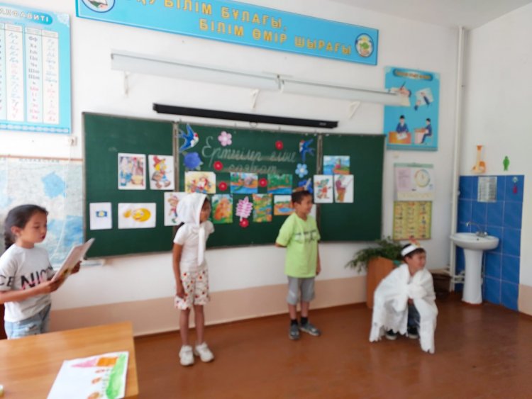 Мектеп жанындағы ойын алаңы "Ертегілер еліне саяхат"