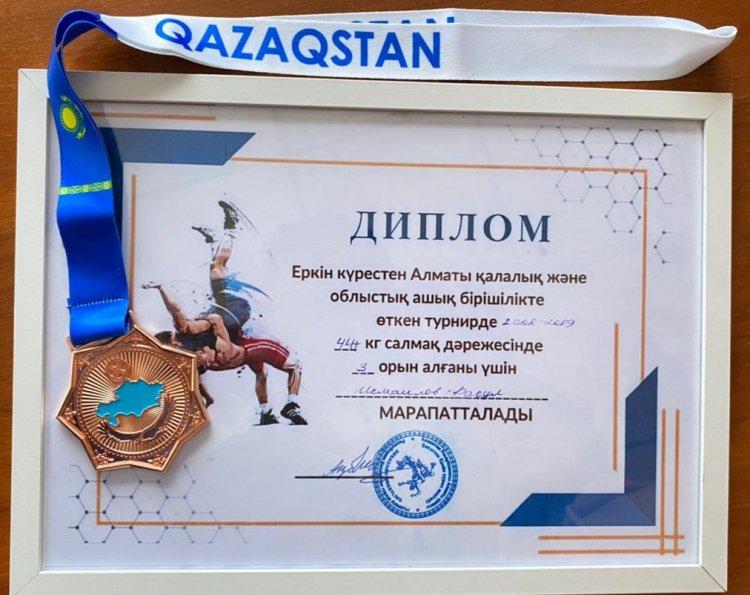 Еркін күрестен жүлделі орын