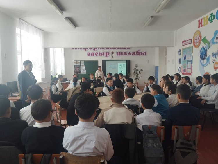 "Буллинг және кибербуллингтің алдын алу" тақырыбындағы оқушылар жиналысы