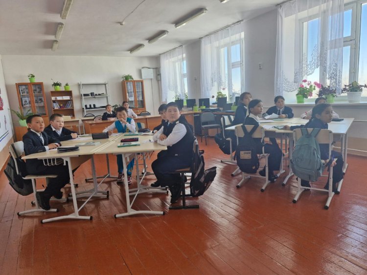 Мектеп оқушыларына зорлық- зомбылықтың құрбаны болмаудың ережелері туралы бейнероли