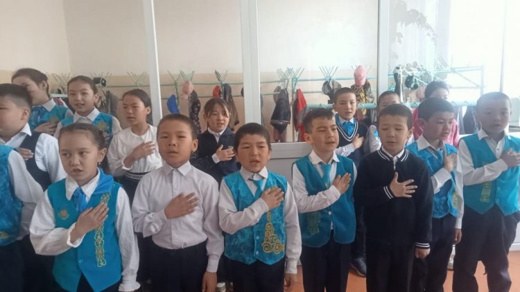 ҚР Әнұранын орындау